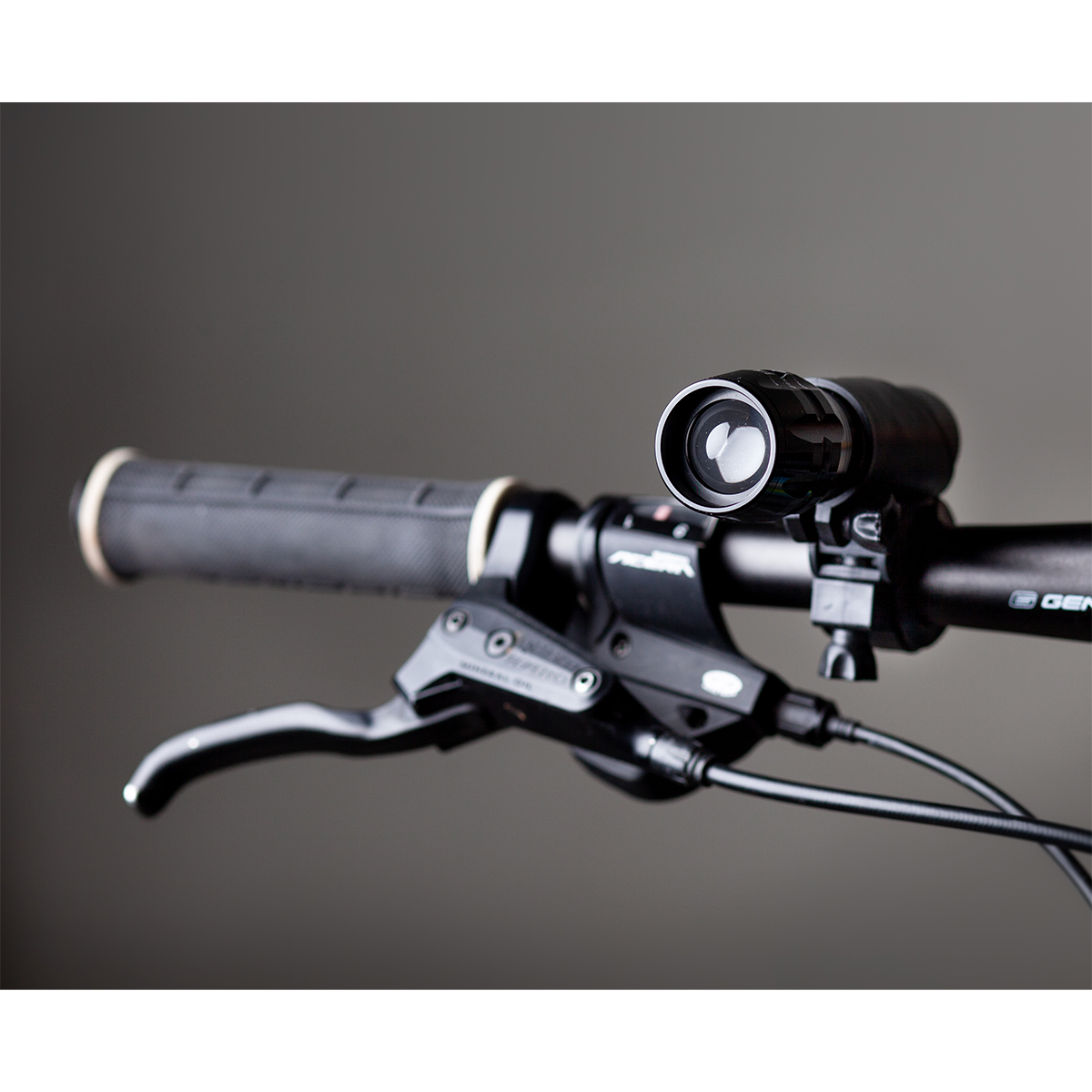 R35691.02.O - Latarka rowerowa Wheels Alight, czarny 